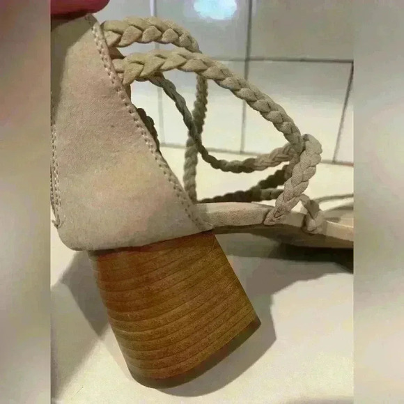 NWOB Joie Felina Block Heel Suede Like Cream Color Sandals- Size 7.5- NWT - Picture 6 of 8